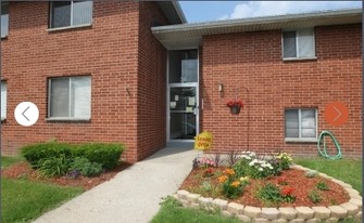 Pine Ridge Crossing Apartments