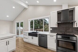 9488 Olson Rd NW in Bremerton, WA - Building Photo - Building Photo