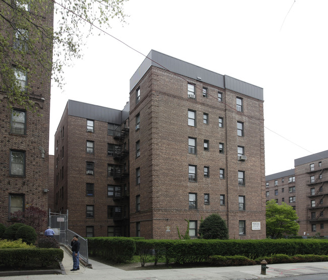 Kew Plaza in Richmond Hill, NY - Building Photo - Building Photo