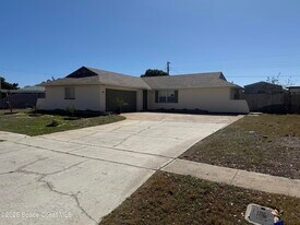 1325 Johns Cir in Merritt Island, FL - Building Photo