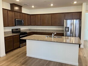 1977 Apiary Wy in Hughson, CA - Building Photo - Building Photo