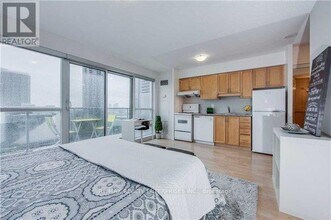 60 Town Centre Court in Toronto, ON - Building Photo - Building Photo