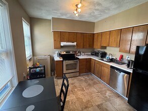 120 Sutherland Rd, Unit #1 in Boston, MA - Building Photo - Building Photo