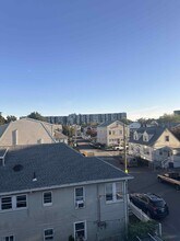 26 Curtis Rd, Unit 2 in Revere, MA - Foto de edificio - Building Photo