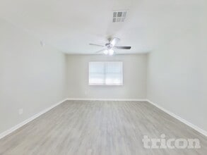 11054 Spottswood Dr in Houston, TX - Building Photo - Building Photo