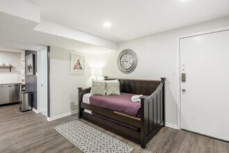 226 S Hoyne Ave in Chicago, IL - Building Photo - Building Photo