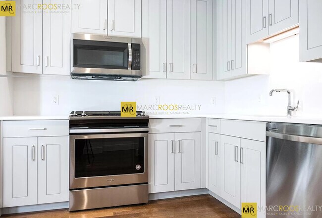 11 Temple St, Unit 5 in Boston, MA - Foto de edificio - Building Photo