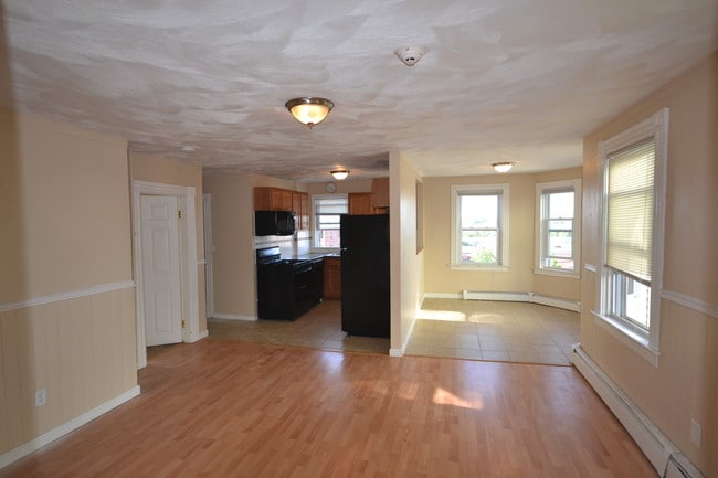 19 Spruce St, Unit 1R in Providence, RI - Foto de edificio - Building Photo