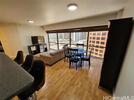 1088 Bishop St in Honolulu, HI - Building Photo