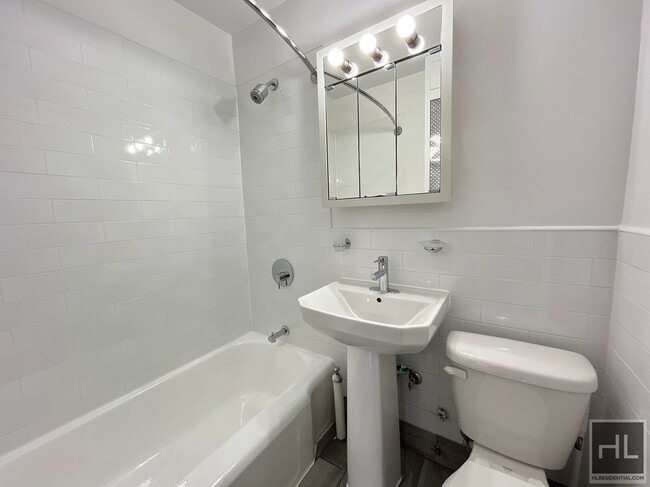 SECOND AVENUE in New York, NY - Foto de edificio - Building Photo