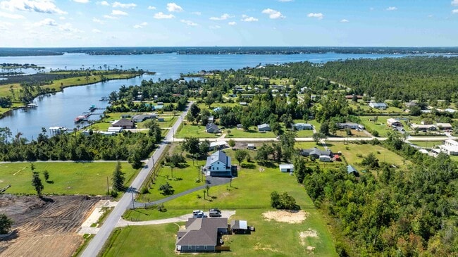 7211 Bay Crest Rd in Southport, FL - Building Photo - Building Photo