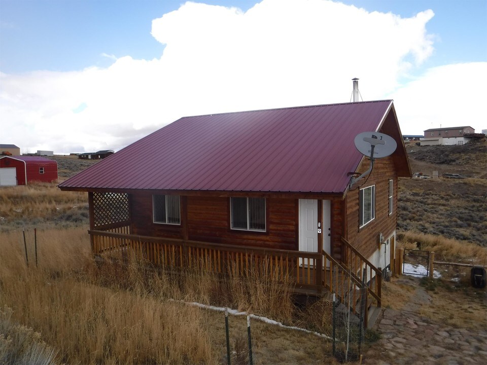19 Cheyenne Trail in Pinedale, WY - Building Photo