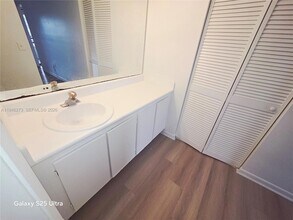 20130 NE 3rd Ct, Unit 6 in Miami, FL - Building Photo - Building Photo