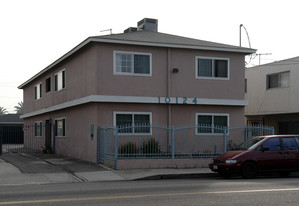 10124 S Inglewood Ave Apartments