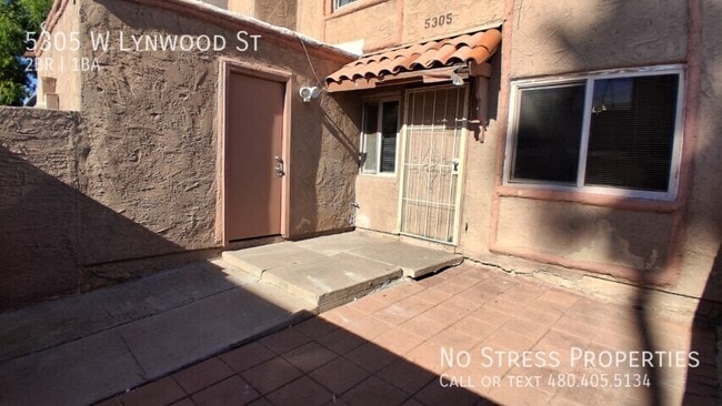 property at 5305 W Lynwood St