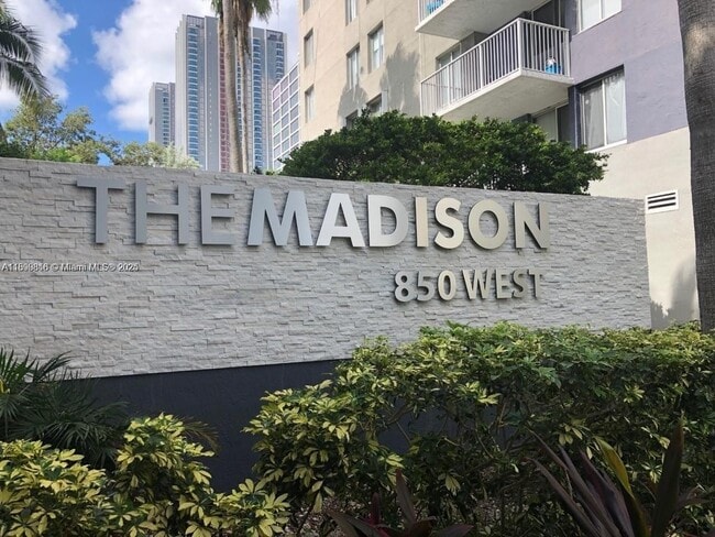 property at 850 N Miami Ave
