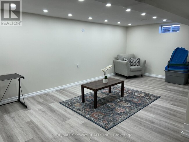 property at 118 Archdekin Dr