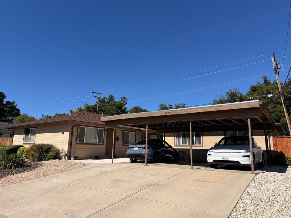 10121 Craft Dr in Cupertino, CA - Building Photo
