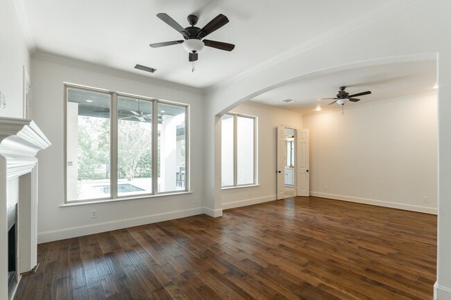 property at 14 N Player Manor Cir