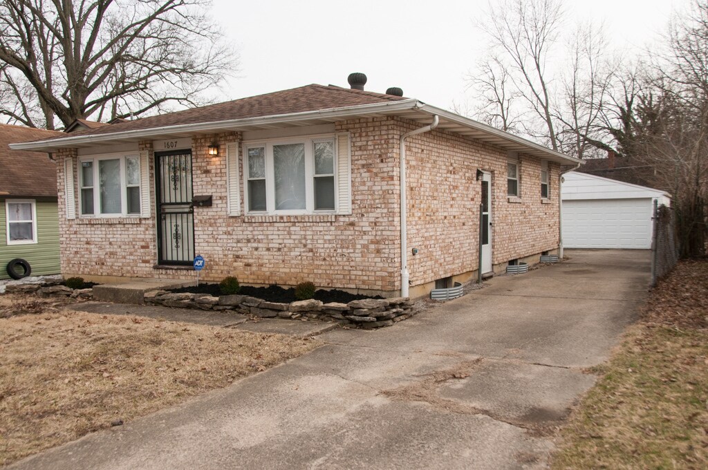 1607 Elmore Ave in Columbus, OH - Building Photo