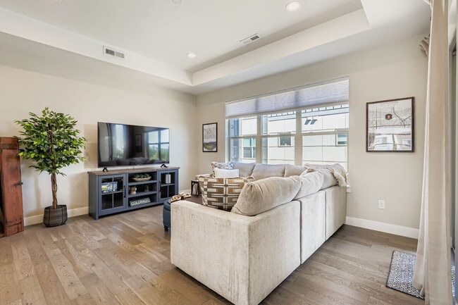 5372 Allison St in Arvada, CO - Foto de edificio - Building Photo