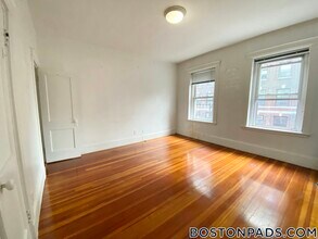 64 Hemenway St, Unit 22 in Boston, MA - Building Photo - Building Photo