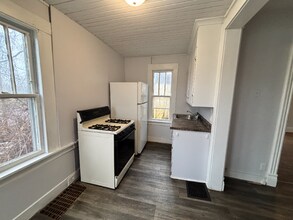 1404 W Michigan Ave in Kalamazoo, MI - Foto de edificio - Building Photo