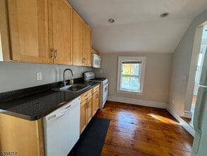 127 Midland Ave in Montclair, NJ - Building Photo - Building Photo