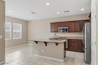 7521 Evening Melody Ct in Las Vegas, NV - Building Photo - Building Photo