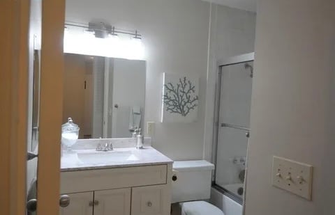 property at 2562 Walnut Blvd