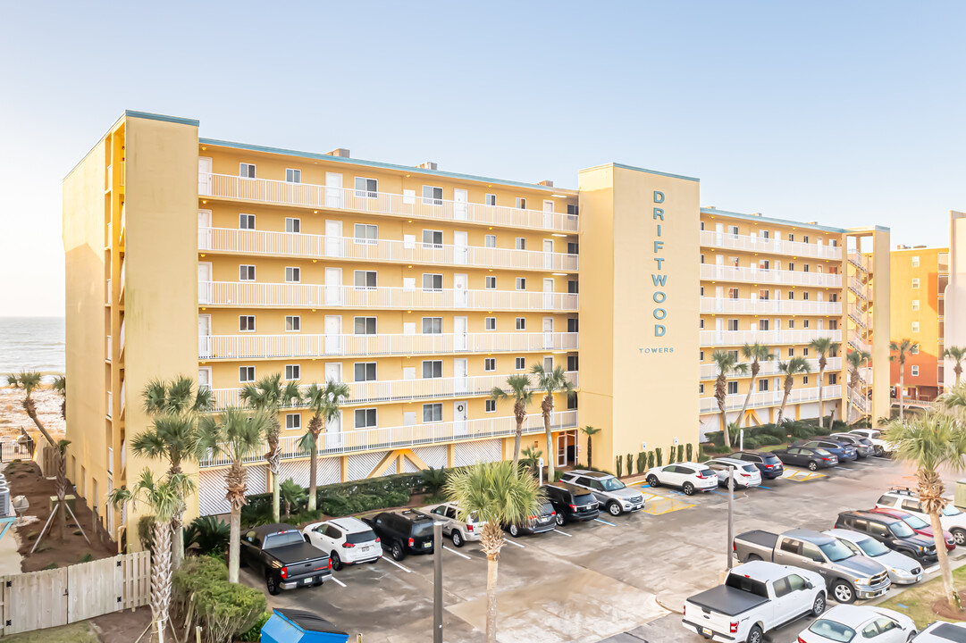 Driftwood Towers in Gulf Shores, AL - Building Photo