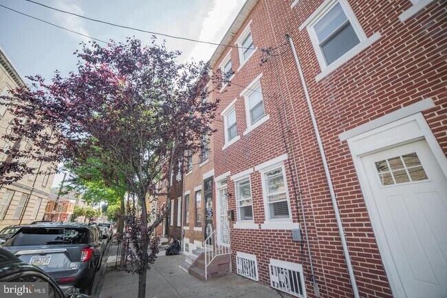 2517 Emerald St in Philadelphia, PA - Building Photo - Building Photo