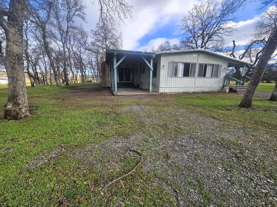 14400 Weston Rd in Flournoy, CA - Building Photo