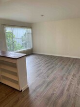16 Pacheco St-Unit -5 in San Rafael, CA - Foto de edificio - Building Photo