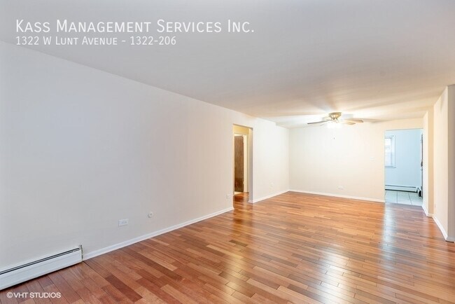 1322 W Lunt Ave in Chicago, IL - Building Photo - Building Photo