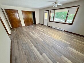 302 Boston Post Rd in Waterford, CT - Building Photo - Building Photo