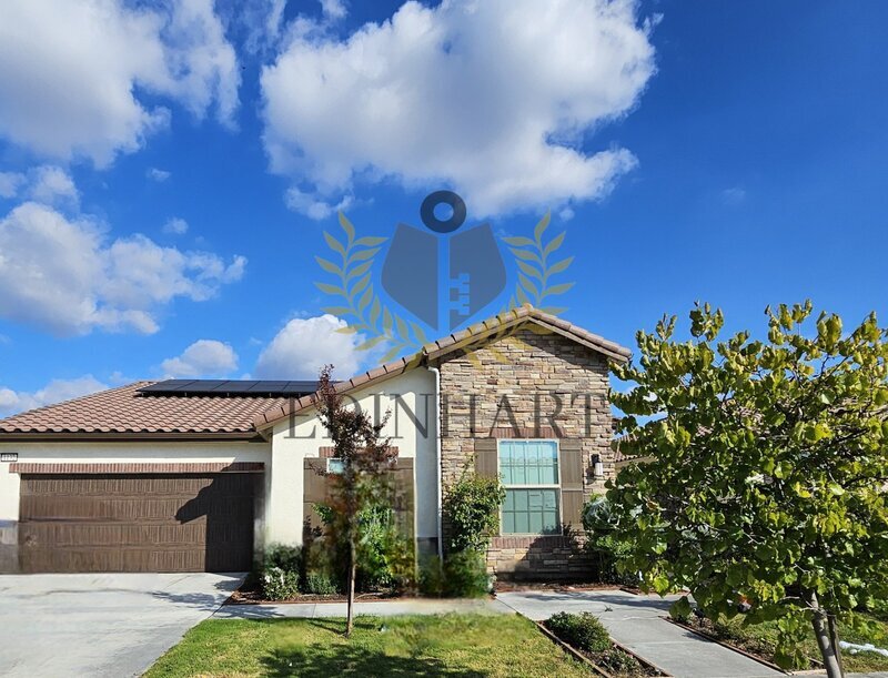 1132 S Simon St in Visalia, CA - Building Photo