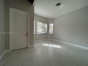 1975 NW 100th Way in Pembroke Pines, FL - Building Photo - Building Photo