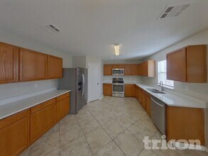 549 Linacre Dr in Crowley, TX - Building Photo - Building Photo