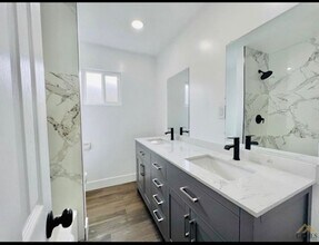3404 Planz Rd in Bakersfield, CA - Building Photo - Building Photo