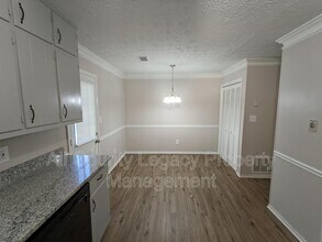 3216 Sarah Lou Dr in Snellville, GA - Building Photo - Building Photo