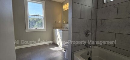 316 E Union Blvd in Bethlehem, PA - Building Photo - Building Photo