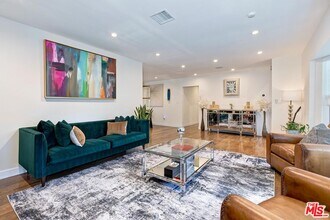 3350 Coy Dr in Los Angeles, CA - Building Photo - Building Photo