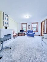 2101 N Clifton Ave in Chicago, IL - Building Photo