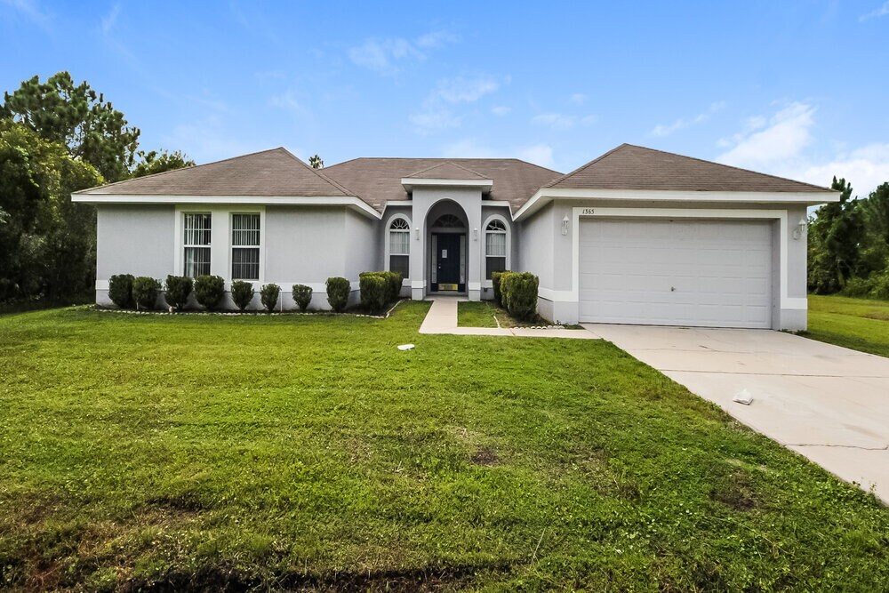 1365 Dunbarton Ct in Kissimmee, FL - Building Photo