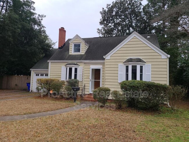 property at 105 W Arden Cir