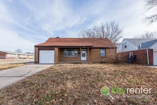 1562 N Pershing Ave in Wichita, KS - Building Photo