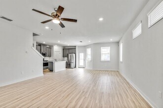 223 Garner Dr in Kyle, TX - Building Photo - Building Photo