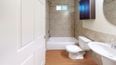 1633 Mayhew St in Tallahassee, FL - Building Photo - Building Photo