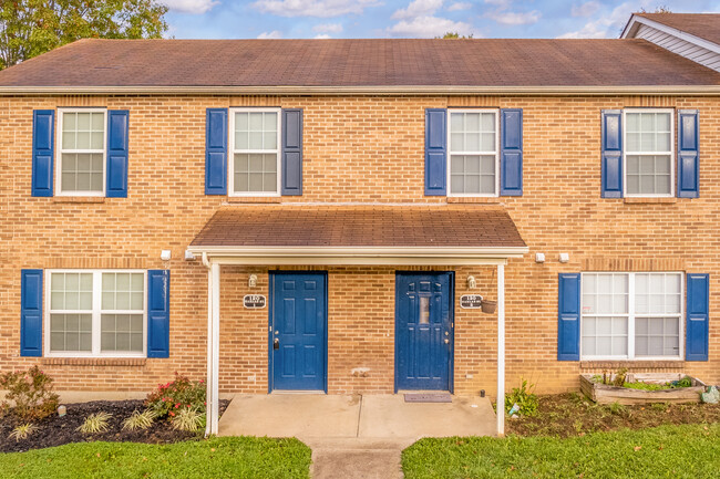 Farmington Oaks Apartments in Crittenden, KY - Foto de edificio - Building Photo